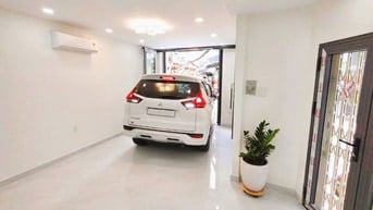 Nhà Mặt tiền tuyệt đẹp đường Duy Tân, P15, Q.Phú Nhuận, ở ngay.