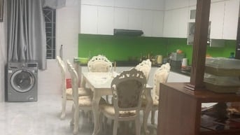 Penthouse diện tích rộng , thông thoáng, yên tĩnh .