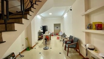 NGUYÊN CĂN 3 LẦU HẺM XE TẢI NGUYỄN HỮU CẢNH P22 BÌNH THẠNH