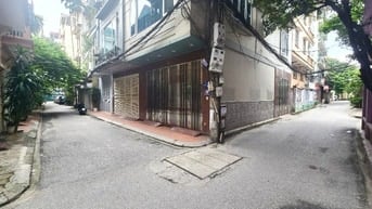 BÁN NHÀ PHÂN LÔ TRẦN QUỐC HOÀN, Ô TÔ VÀO NHÀ, DÂN TRÍ CAO, DT 55M2, MT