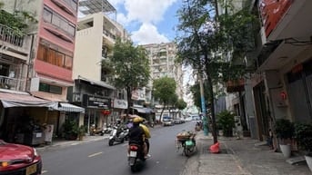 Duy nhất 1 căn mặt tiền quận 5- Ngang 8m 5 tầng giá chỉ 31 tỉ 
