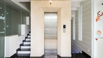 Bán gấp toà nhà Lý Thái Tổ Quận 10 DT 5,3 x 22m Hầm 7 Tầng giá 32 tỷ