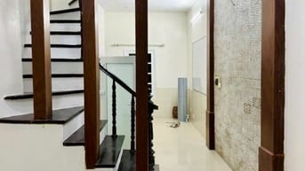 Cầu Giấy - Lô Góc - Gần Phố - Ngõ Thông - 41m2 - Chỉ 8.5 Tỷ