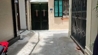 6 Tầng thang máy DT 45m2 nguyễn văn huyên 13,5 Tỷ