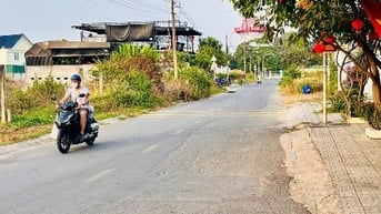 chính chủ bán đất thổ cư thị trấn 2 mặt tiền đường nhựa chợ việt kiều