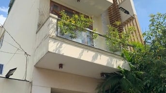 Nhà 3 tầng Nguyễn Văn Quá, gần nhà hàng Đông Phương, 6.3x21m, 12tỷ500