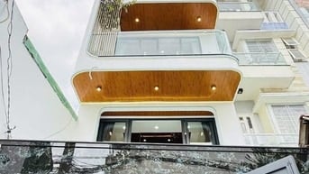 Đi nước ngoài định cư bán gấp nhà ở đường Phan Xích Long, phường 1, qu