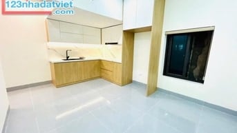 Nhà đẹp có gara ô tô, an ninh, an sinh đỉnh