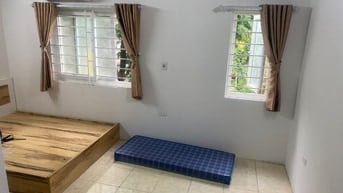 Cho thuê ccmn khép kín, thoáng, sạch, đỗ Ô tô xe máy rộng.