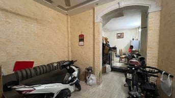 Nhà 5T phố Vân Hồ cách ôtô 30m, gần phố + công viên Thống Nhất 
