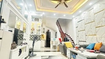 Nhà Đẹp Thái Thịnh, Đống Đa 33m, 5 tầng, mt 4,4m, giá 9.2 tỷ.