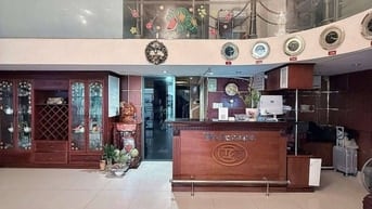 TOÀ KS KHU 300 - NGUYỄN THÁI BÌNH - 27P - DOANH THU HƠN 200 TRIỆU