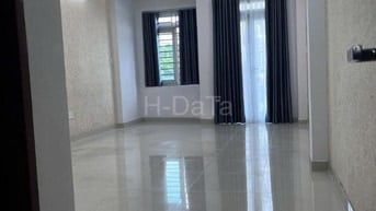 Cho thuê nhà hẻm 5m(XT) Thành Thái, P.14, Q.10 giá 10tr