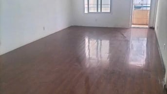 Cho thuê căn hộ lầu 3 mặt tiền đường Bùi Viện Quận 1 
