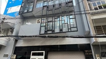 CHO THUÊ NHÀ MẶT TIỀN QUẬN 1 NGANG HƠN 5M SỐ 54B ĐẶNG DUNG