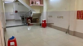 Cho thuê nhà mặt tiền đừơng số 32(Khu Bình Phú), P.10, Q.6 giá 20tr