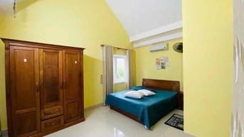 CẦN BÁN GẤP HOMESTAY SÂN VƯỜN 3 TẦNG CHO KH TÂY THUÊ, SÁT BIỂN MỸ KHÊ 