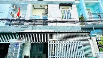 Bán nhà 2 lầu giá 6,5 tỷ phường Bình Trưng TP HCM