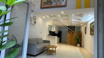 cho thuê nhà đẹp hoàng hoa thám, bình thạnh, giá rẻ