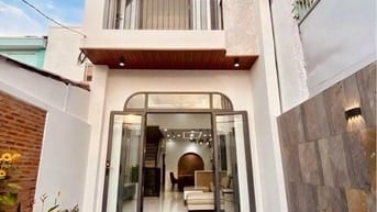 BÁN NHÀ LẦU MỚI XÂY - TẶNG FULL NỘI THẤT TRỊ GIÁ 50 TRIỆU Gần Khu Du L