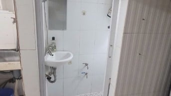Cho thuê nhà gần chợ Ngọc Hà, 4 tầng, 2 phòng ngủ, 2,8 triệu/tháng