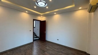 BÁN nhà 4,5 tầng đức giang long biên hà nội 