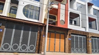 CẦN BÁN CĂN NHÀ 113m2   , GẦN KCN CẦU TRÀM  CÁCH ,NGAY CHỢ BÌNH CHÁNH 