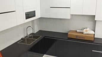 PHÚC ĐỒNG NHÀ ĐẸP 5 TẦNG. MT 4.2M. 3 NGỦ. GẦN BIGC. HƠN 5 TỶ