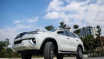 Cho thuê xe fortuner máy dầu 2019