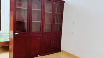 Cho thuê căn hộ tầng 2, tập thể mặt phố Giảng Võ, DT 60m2, 2 phòng ngủ