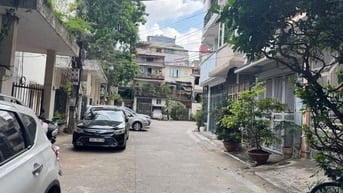 Bán nhà  Đê La Thành, Đống Đa, Dt 60m2, 5t, thoáng trước sau.