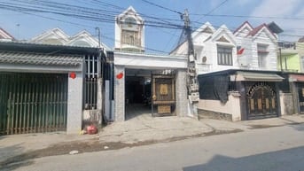 Cần tiền bán nhà gấp 165m2 tại đường Hoàng Phan Thái, xã Bình Chánh 
