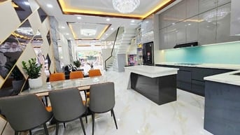 Nhà Phố Full Nội Thất Cao Cấp Đường 24m Đối Diện Chợ Phú Thuận