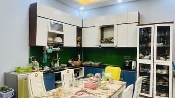 TRẦN HƯNG ĐẠO - 5 TẦNG - HẺM 8M - DT 5m x 20 - GẦN MẶT TIỀN
