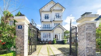 Cho thuê villa sân vườn 11 phòng phường 8 đà lạt -đầy đủ nộị thất