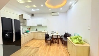 Phạm Tuấn Tài, gara ô tô, trước nhà rộng 5m, nhà đẹp, dân xây, 50m2