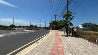 LÔ GÓC VÒNG XOAY 2 MẶT TIỀN, GIÁ TỐT: 55TR./M2, TỔNG 51 TỶ.