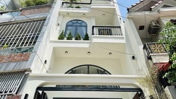 Cần bán gấp nhà Hoàng Hoa Thám P6 Bình Thạnh, DT 49,7m2 giá 2,65tỷ.