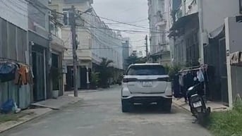 Bán nền nhà hướng Tây.4*13 đường 827 Phú Hữu.4 tỷ 1