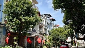 SẮP TỚI GIÁ RÙI NHÀ CHÍNH CHỦ MÀ QUÝ A CHỊ LÊN XIẾU E BỚT XIẾU LÀ MÌNH