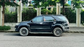 Toyota Fortuner 2.5G màu đen máy DẦU 2016 biển 30E/5 số