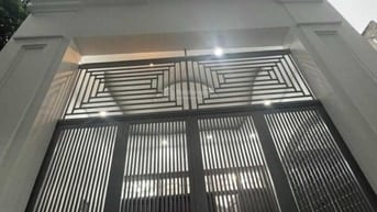 Chính chủ bán lại nhà liền kề ngõ 105 Xuân La 32m2x5 tầng giá 11 tỷ
