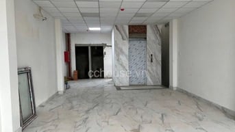 Tòa nhà 7 tầng ID201 Nguyễn Thiện Thuật. DT 5x19m, thang máy
