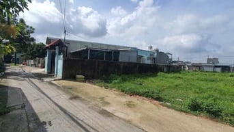 Cần bán gấp đất thổ cư trung tâm thị trấn Hóc Môn, 5,6x24m, 3 tỷ 300