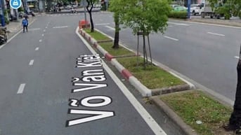 👉  Bán nhà diện tích siêu khủng, mới 100% xây Quận 1  ￼￼👉 