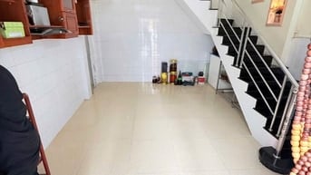 Bán nhà ngay đại học luật quận 4 tphcm giáp ranh quận 1 