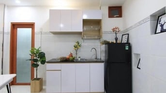 Cho thuê phòng Vip đầy đủ nội thất 40m2 rộng rải thoáng mát.