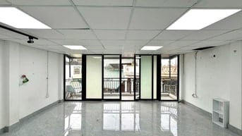 La Thành, mặt tiền khủng 6.2m, 70m2 sổ to nở hậu, gần phố, ô tô tránh