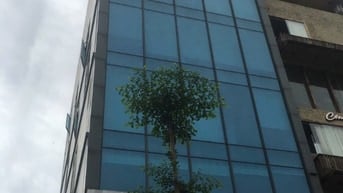 Nhà mặt phố Nguyễn Phong SắC: 70m2, 7 tầng, thông sàn, thang máy,55tr