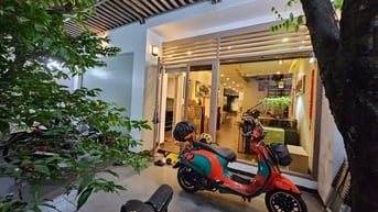 Đổi nhà lớn hơn cần bán lại BIỆT THỰ khu Kiều Đàm .308m2 sử dụng.